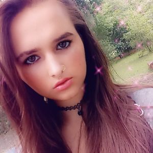 Meet your Posher, Evie